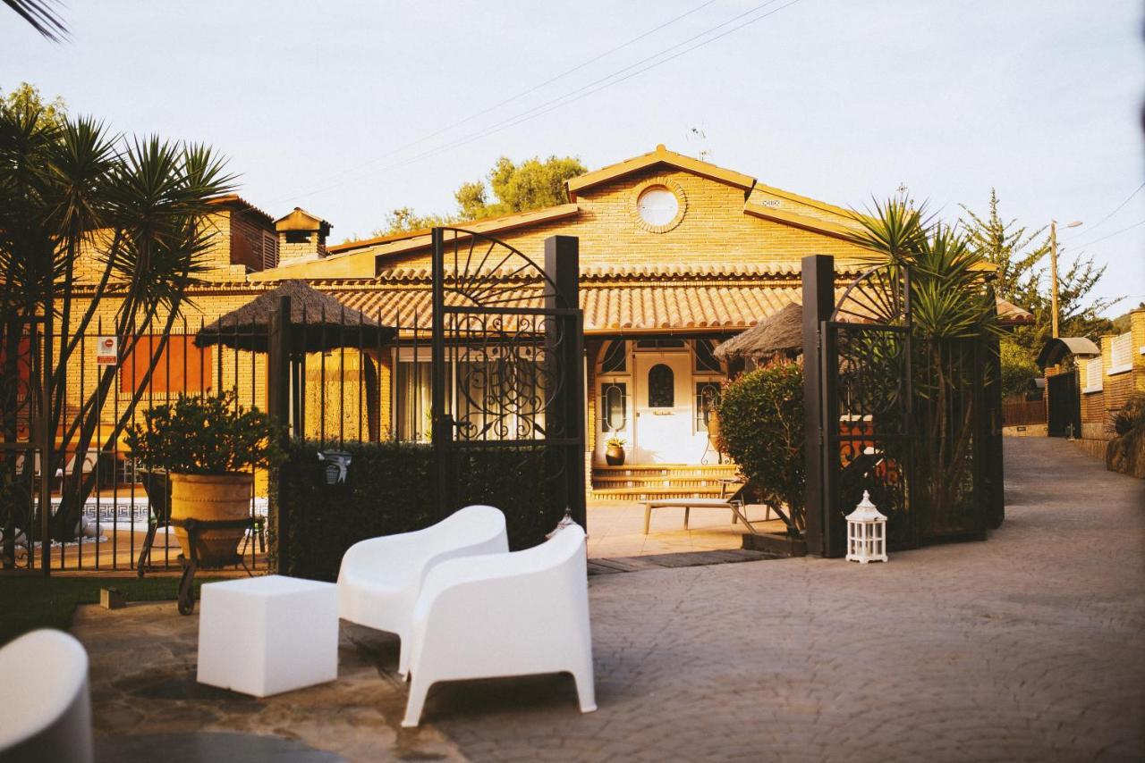 Caribbean Home Montcada i Reixac Exterior photo